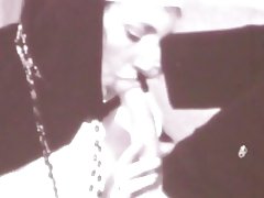 - Nun bo'yicha parvoz ruhoniy dickhead s atrofida til, s